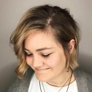 Meet your Posher, Hilary